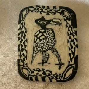 Bird pin. Black and white